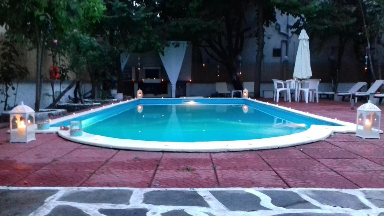 Sun Helios Garden Hotel ลีเมนาส ภายนอก รูปภาพ